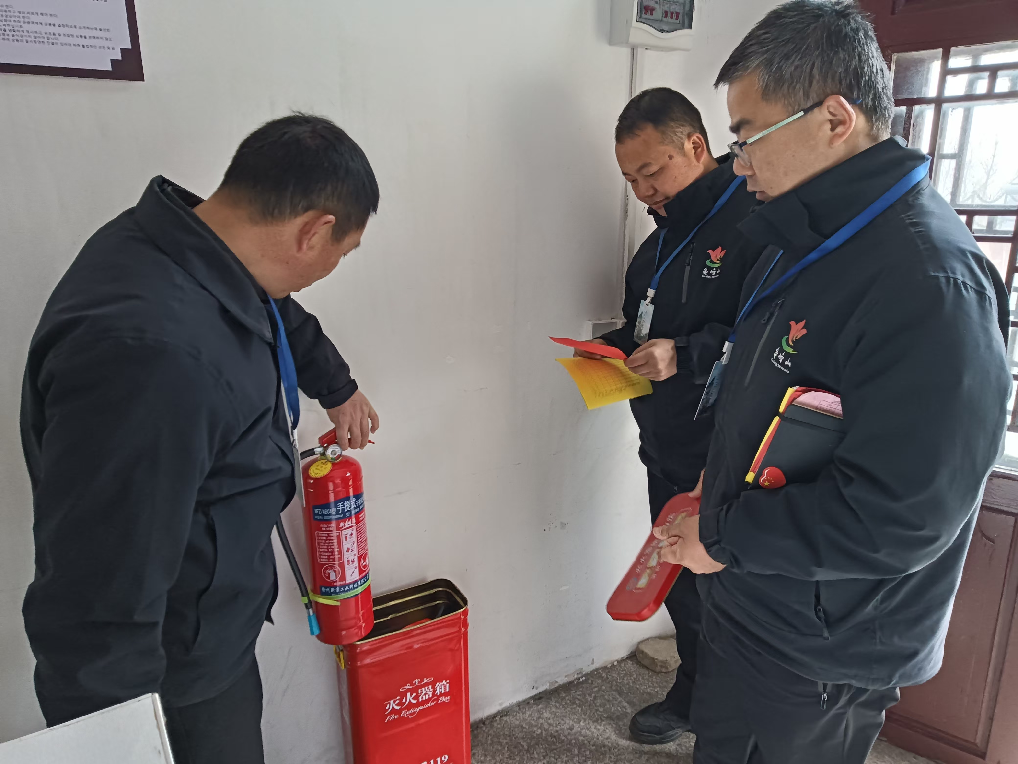 1735203859283239.jpg c4c26202301a1b26411bb9542f3d3f7.jpg